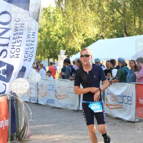 07.09.2025 - 19. Norderstedt Triathlon Zöllner http://msf.ph/oto/8775545 07.09.2025 17:01:36 Ziel 909 meine-sportfotos.de