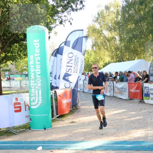 07.09.2025 - 19. Norderstedt Triathlon Zöllner http://msf.ph/oto/8775556 07.09.2025 17:01:37 Ziel 909 meine-sportfotos.de