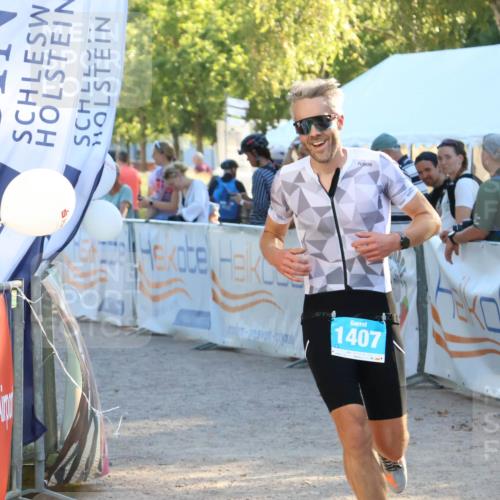 07.09.2025 - 19. Norderstedt Triathlon Zöllner http://msf.ph/oto/8775596 07.09.2025 17:01:47 Ziel 1407 meine-sportfotos.de