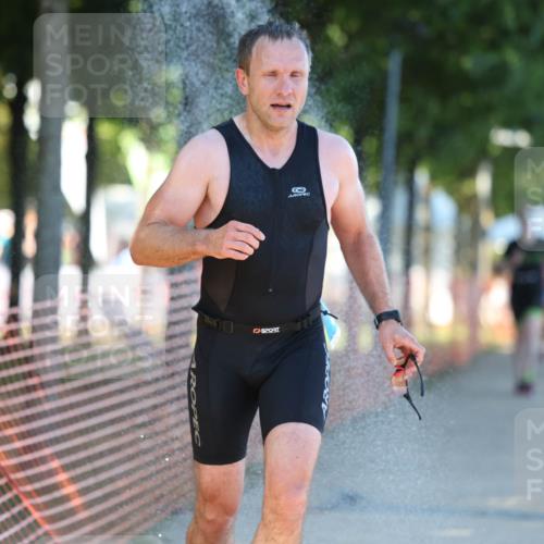 07.09.2025 - 19. Norderstedt Triathlon Michael Strokosch http://msf.ph/oto/8775640 07.09.2025 16:44:40 Laufen 429, 893, 902, 925, 1045, 1082, 1413, 1474, 1609 meine-sportfotos.de