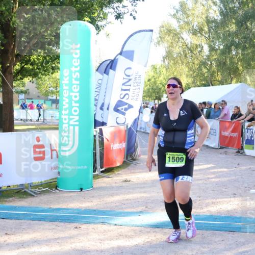 07.09.2025 - 19. Norderstedt Triathlon Zöllner http://msf.ph/oto/8775685 07.09.2025 17:02:38 Ziel 1509 meine-sportfotos.de