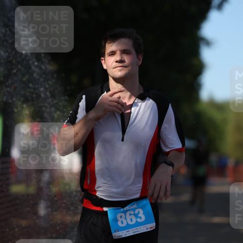 07.09.2025 - 19. Norderstedt Triathlon Michael Strokosch http://msf.ph/oto/8775695 07.09.2025 15:46:12 Laufen 446, 447 meine-sportfotos.de