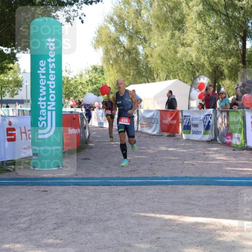 07.09.2025 - 19. Norderstedt Triathlon Zöllner http://msf.ph/oto/8775706 07.09.2025 11:51:03 Ziel 225, 1185, 1335 meine-sportfotos.de