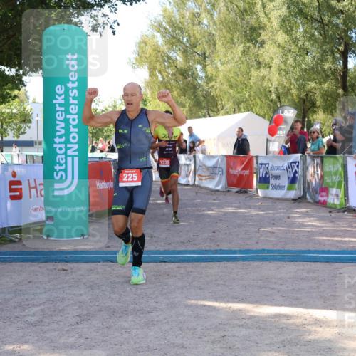 07.09.2025 - 19. Norderstedt Triathlon Zöllner http://msf.ph/oto/8775723 07.09.2025 11:51:04 Ziel 225, 1185, 1335 meine-sportfotos.de