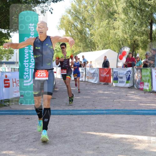 07.09.2025 - 19. Norderstedt Triathlon Zöllner http://msf.ph/oto/8775731 07.09.2025 11:51:05 Ziel 225, 1185, 1335 meine-sportfotos.de