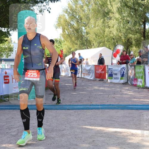 07.09.2025 - 19. Norderstedt Triathlon Zöllner http://msf.ph/oto/8775736 07.09.2025 11:51:05 Ziel 225, 1185, 1335 meine-sportfotos.de
