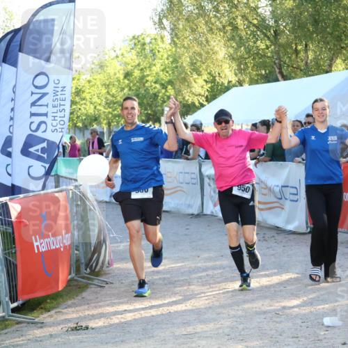 07.09.2025 - 19. Norderstedt Triathlon Zöllner http://msf.ph/oto/8775739 07.09.2025 17:02:50 Ziel 950, 1613 meine-sportfotos.de