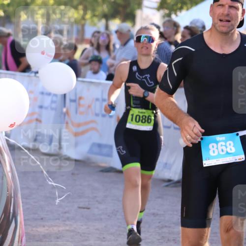 07.09.2025 - 19. Norderstedt Triathlon Zöllner http://msf.ph/oto/8775781 07.09.2025 17:03:04 Ziel 868, 1086 meine-sportfotos.de