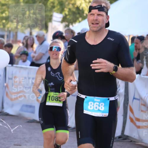 07.09.2025 - 19. Norderstedt Triathlon Zöllner http://msf.ph/oto/8775784 07.09.2025 17:03:04 Ziel 868, 1086 meine-sportfotos.de