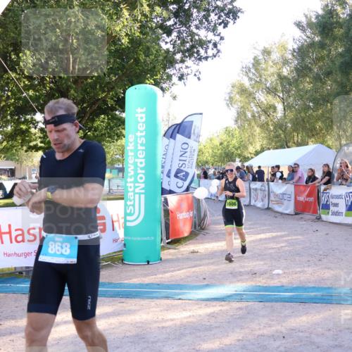 07.09.2025 - 19. Norderstedt Triathlon Zöllner http://msf.ph/oto/8775820 07.09.2025 17:03:07 Ziel 868, 1086 meine-sportfotos.de