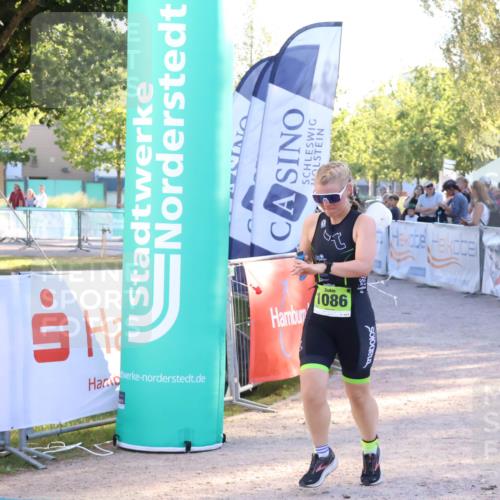 07.09.2025 - 19. Norderstedt Triathlon Zöllner http://msf.ph/oto/8775832 07.09.2025 17:03:08 Ziel 868, 1086 meine-sportfotos.de