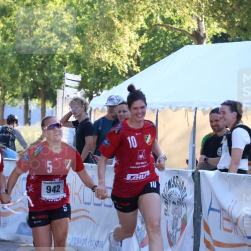 07.09.2025 - 19. Norderstedt Triathlon Zöllner http://msf.ph/oto/8775852 07.09.2025 17:04:09 Ziel 942 meine-sportfotos.de