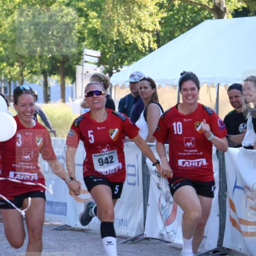 07.09.2025 - 19. Norderstedt Triathlon Zöllner http://msf.ph/oto/8775859 07.09.2025 17:04:09 Ziel 942 meine-sportfotos.de