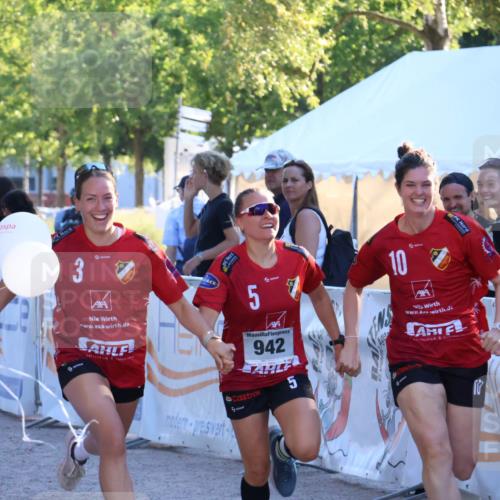 07.09.2025 - 19. Norderstedt Triathlon Zöllner http://msf.ph/oto/8775864 07.09.2025 17:04:09 Ziel 942 meine-sportfotos.de