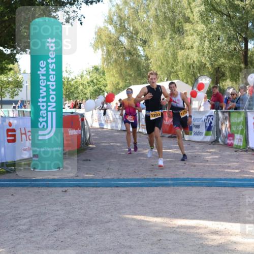 07.09.2025 - 19. Norderstedt Triathlon Zöllner http://msf.ph/oto/8775889 07.09.2025 11:53:34 Ziel 204, 1174, 1203 meine-sportfotos.de