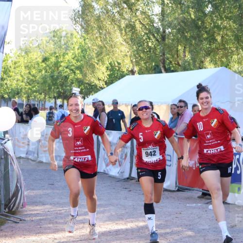 07.09.2025 - 19. Norderstedt Triathlon Zöllner http://msf.ph/oto/8775896 07.09.2025 17:04:11 Ziel 942 meine-sportfotos.de