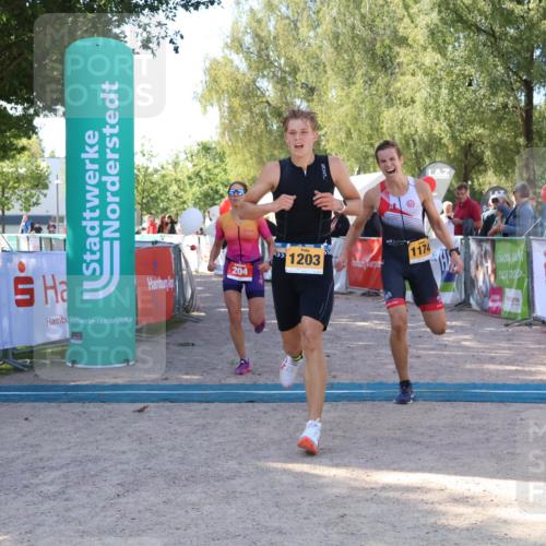 07.09.2025 - 19. Norderstedt Triathlon Zöllner http://msf.ph/oto/8775901 07.09.2025 11:53:35 Ziel 204, 1174, 1203 meine-sportfotos.de