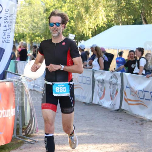 07.09.2025 - 19. Norderstedt Triathlon Zöllner http://msf.ph/oto/8775931 07.09.2025 17:05:43 Ziel 885 meine-sportfotos.de