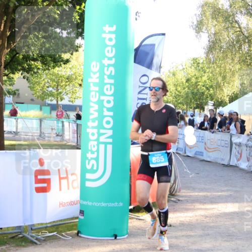 07.09.2025 - 19. Norderstedt Triathlon Zöllner http://msf.ph/oto/8775945 07.09.2025 17:05:44 Ziel 885 meine-sportfotos.de
