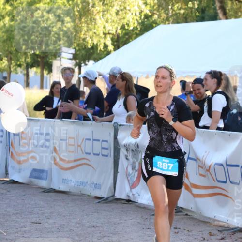 07.09.2025 - 19. Norderstedt Triathlon Zöllner http://msf.ph/oto/8775956 07.09.2025 17:05:52 Ziel 887 meine-sportfotos.de