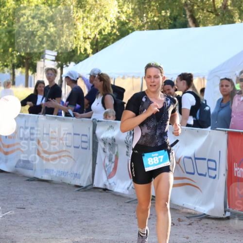 07.09.2025 - 19. Norderstedt Triathlon Zöllner http://msf.ph/oto/8775970 07.09.2025 17:05:52 Ziel 887 meine-sportfotos.de