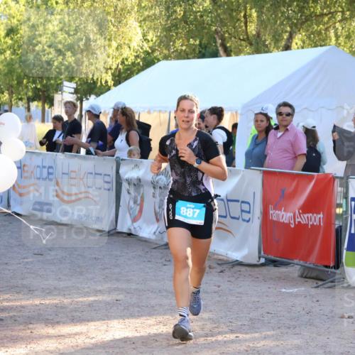07.09.2025 - 19. Norderstedt Triathlon Zöllner http://msf.ph/oto/8775976 07.09.2025 17:05:52 Ziel 887 meine-sportfotos.de