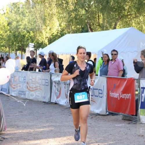 07.09.2025 - 19. Norderstedt Triathlon Zöllner http://msf.ph/oto/8775980 07.09.2025 17:05:53 Ziel 887 meine-sportfotos.de
