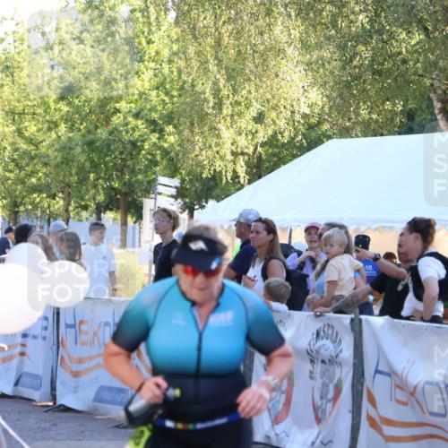 07.09.2025 - 19. Norderstedt Triathlon Zöllner http://msf.ph/oto/8775986 07.09.2025 17:05:59 Ziel 887, 1108 meine-sportfotos.de