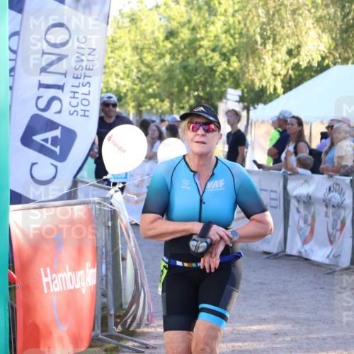 07.09.2025 - 19. Norderstedt Triathlon Zöllner http://msf.ph/oto/8776007 07.09.2025 17:06:00 Ziel 887, 1108, 1409 meine-sportfotos.de