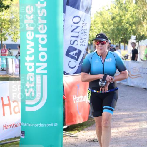 07.09.2025 - 19. Norderstedt Triathlon Zöllner http://msf.ph/oto/8776011 07.09.2025 17:06:01 Ziel 887, 1108, 1409 meine-sportfotos.de