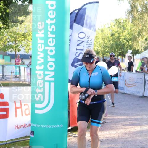 07.09.2025 - 19. Norderstedt Triathlon Zöllner http://msf.ph/oto/8776016 07.09.2025 17:06:01 Ziel 887, 1108, 1409 meine-sportfotos.de