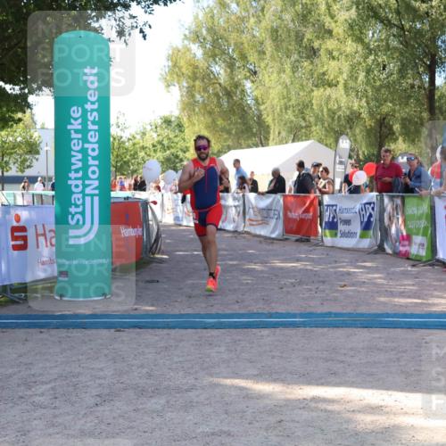 07.09.2025 - 19. Norderstedt Triathlon Zöllner http://msf.ph/oto/8776025 07.09.2025 11:54:57 Ziel 238 meine-sportfotos.de