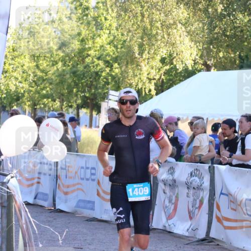 07.09.2025 - 19. Norderstedt Triathlon Zöllner http://msf.ph/oto/8776034 07.09.2025 17:06:02 Ziel 1108, 1409 meine-sportfotos.de