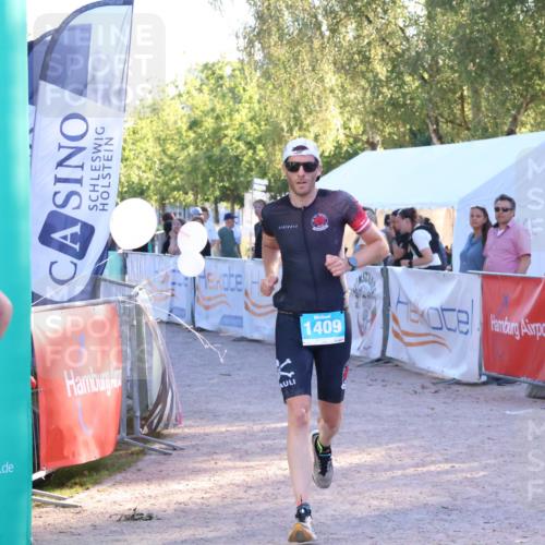 07.09.2025 - 19. Norderstedt Triathlon Zöllner http://msf.ph/oto/8776050 07.09.2025 17:06:04 Ziel 1108, 1409 meine-sportfotos.de