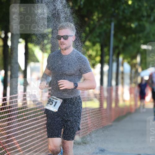 07.09.2025 - 19. Norderstedt Triathlon Michael Strokosch http://msf.ph/oto/8776052 07.09.2025 16:45:56 Laufen 949, 951, 956, 1601 meine-sportfotos.de