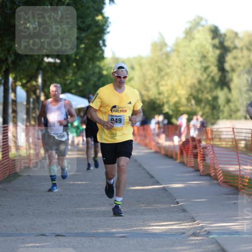 07.09.2025 - 19. Norderstedt Triathlon Michael Strokosch http://msf.ph/oto/8776058 07.09.2025 16:45:57 Laufen 949, 951, 956, 1601 meine-sportfotos.de