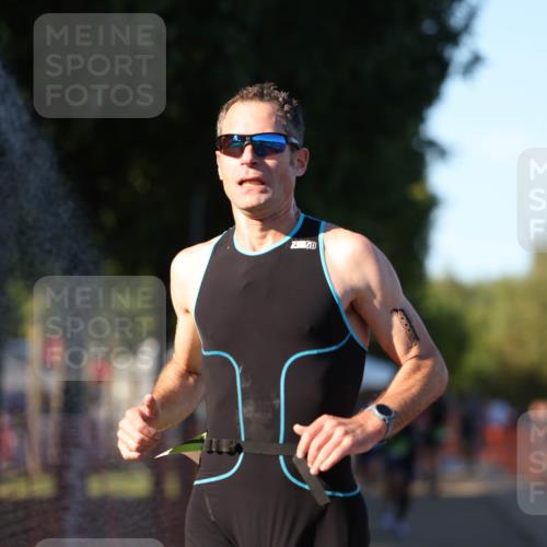 07.09.2025 - 19. Norderstedt Triathlon Michael Strokosch http://msf.ph/oto/8776089 07.09.2025 16:46:04 Laufen 956, 1047, 1601 meine-sportfotos.de