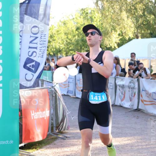 07.09.2025 - 19. Norderstedt Triathlon Zöllner http://msf.ph/oto/8776090 07.09.2025 17:06:30 Ziel 1411 meine-sportfotos.de