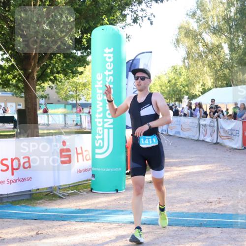 07.09.2025 - 19. Norderstedt Triathlon Zöllner http://msf.ph/oto/8776100 07.09.2025 17:06:31 Ziel 1411 meine-sportfotos.de