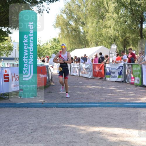 07.09.2025 - 19. Norderstedt Triathlon Zöllner http://msf.ph/oto/8776172 07.09.2025 11:57:29 Ziel 1176 meine-sportfotos.de