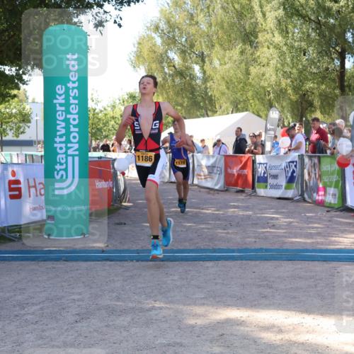 07.09.2025 - 19. Norderstedt Triathlon Zöllner http://msf.ph/oto/8776240 07.09.2025 11:58:12 Ziel 1179, 1186 meine-sportfotos.de