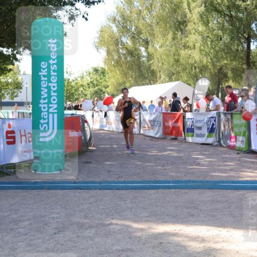 07.09.2025 - 19. Norderstedt Triathlon Zöllner http://msf.ph/oto/8776266 07.09.2025 11:58:17 Ziel 1179, 1186, 1211 meine-sportfotos.de