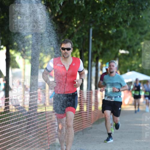 07.09.2025 - 19. Norderstedt Triathlon Michael Strokosch http://msf.ph/oto/8776309 07.09.2025 16:46:47 Laufen 383, 894, 946, 1069, 1581, 1611 meine-sportfotos.de