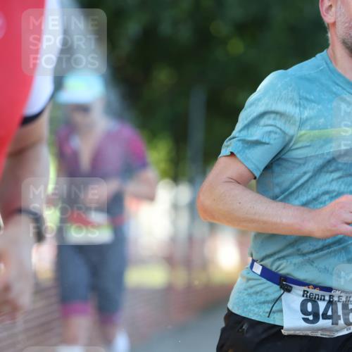 07.09.2025 - 19. Norderstedt Triathlon Michael Strokosch http://msf.ph/oto/8776319 07.09.2025 16:46:50 Laufen 894, 940, 946, 1069, 1106, 1611 meine-sportfotos.de