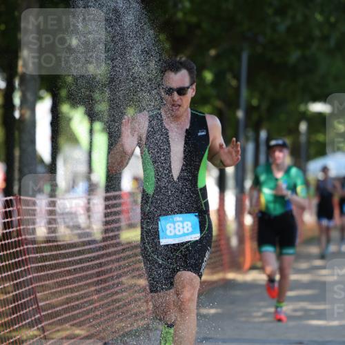 07.09.2025 - 19. Norderstedt Triathlon Michael Strokosch http://msf.ph/oto/8776340 07.09.2025 15:48:02 Laufen 452, 888, 905, 1507, 1508 meine-sportfotos.de