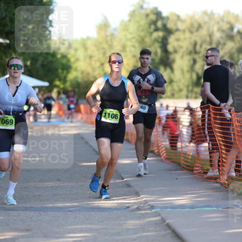 07.09.2025 - 19. Norderstedt Triathlon Michael Strokosch http://msf.ph/oto/8776341 07.09.2025 16:46:54 Laufen 940, 1069, 1106, 1611 meine-sportfotos.de