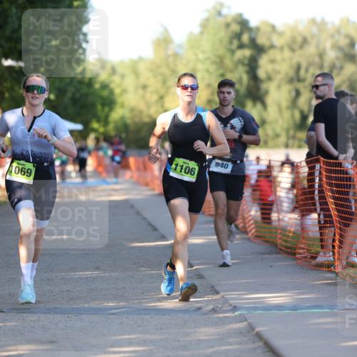07.09.2025 - 19. Norderstedt Triathlon Michael Strokosch http://msf.ph/oto/8776344 07.09.2025 16:46:54 Laufen 940, 1069, 1106, 1611 meine-sportfotos.de