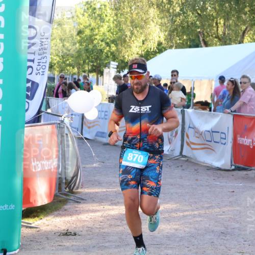 07.09.2025 - 19. Norderstedt Triathlon Zöllner http://msf.ph/oto/8776346 07.09.2025 17:07:44 Ziel 870, 902 meine-sportfotos.de