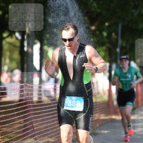 07.09.2025 - 19. Norderstedt Triathlon Michael Strokosch http://msf.ph/oto/8776352 07.09.2025 15:48:03 Laufen 452, 888, 905, 1507, 1508 meine-sportfotos.de