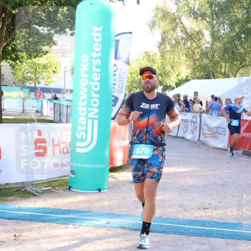 07.09.2025 - 19. Norderstedt Triathlon Zöllner http://msf.ph/oto/8776358 07.09.2025 17:07:45 Ziel 870, 902 meine-sportfotos.de